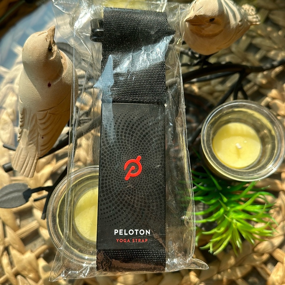 Peloton yoga strap- black yoga strap.  New in package - yoga stretching exercise - Picture 4 of 4